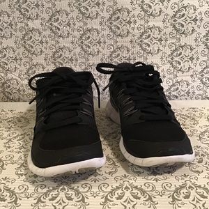 Nike Free 5.0 size 5 black, metallic silver, dark grey and white